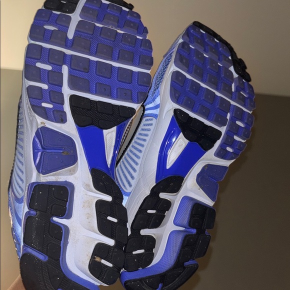 Blue Nike Vomeros - Picture 3 of 3
